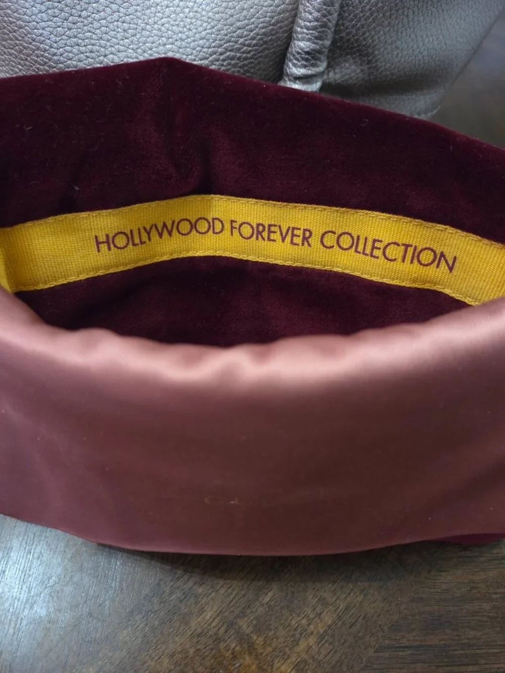 Gucci Hollywood Forever Collection Burgundy Velvet Satin Pouch Dust Bag